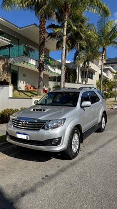TOYOTA HILUX SW4 3.0 SRV 4X4 7 LUGARES 16V TURBO INTERCOOLER DIESEL 4P AUTOMÁTICO TOYOTA HILUX SW4 3.0 SRV 4X4 7 LUGARES 16V TURBO INTERCOOLER DIESEL 4P AUTOMÁTICO